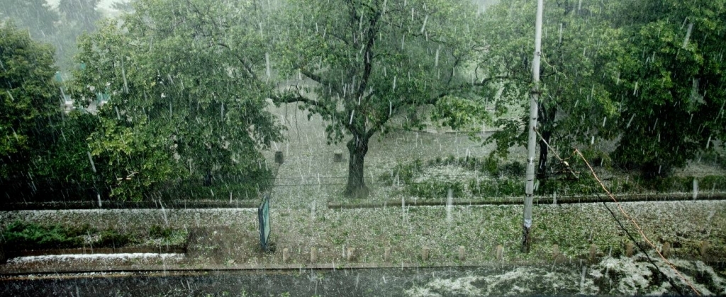 Foudre vents violents et grêle des orages extrêmes attendus TL7