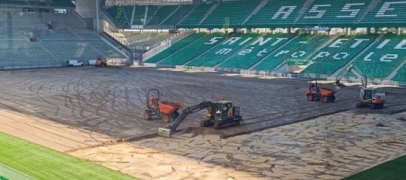 La pelouse de Geoffroy Guichard à nouveau refaite